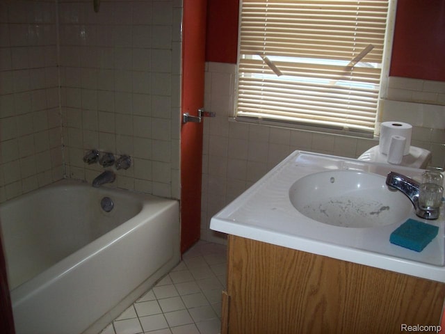 27 Clarence St, Pontiac, MI 48342 - full bath featuring tile walls, tile patterned floors, and vanity