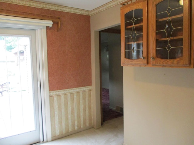 507 Mackinaw St, Durand, MI 48429 - hall featuring light carpet and wallpapered walls