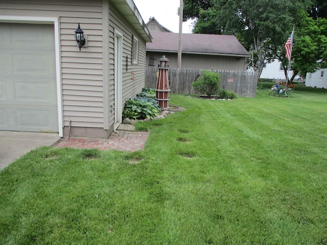 507 Mackinaw St, Durand, MI 48429 - view of yard
