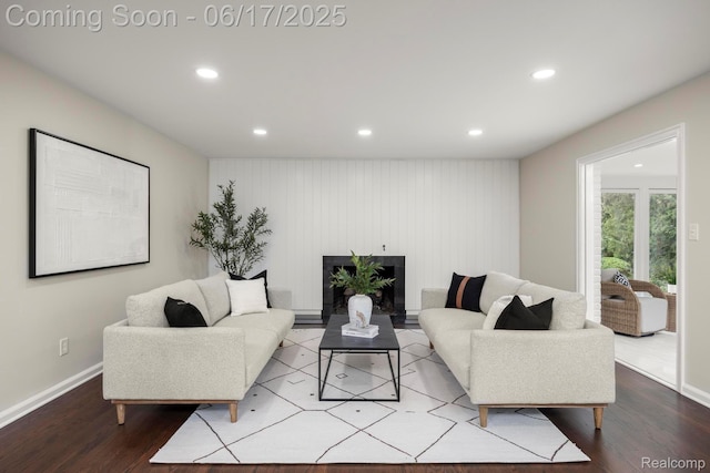 33 Oxford Blvd, Pleasant Ridge, MI 48069 - living room featuring recessed lighting and wood finished floors