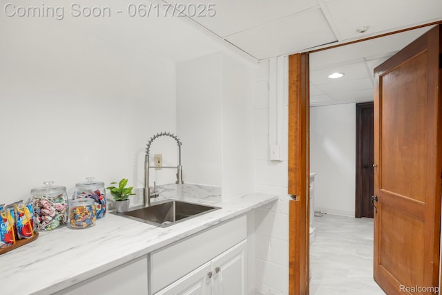 33 Oxford Blvd, Pleasant Ridge, MI 48069 - bar with a sink and recessed lighting