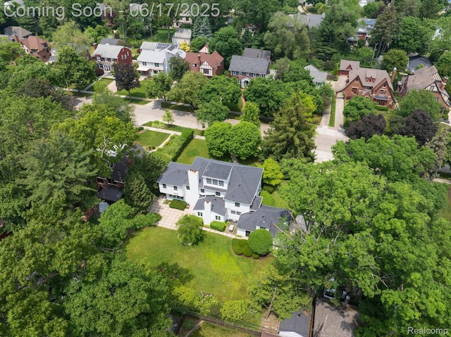 33 Oxford Blvd, Pleasant Ridge, MI 48069 - aerial view of property's location with nearby suburban area