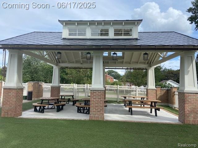33 Oxford Blvd, Pleasant Ridge, MI 48069 - view of property's community with a gazebo and a patio area