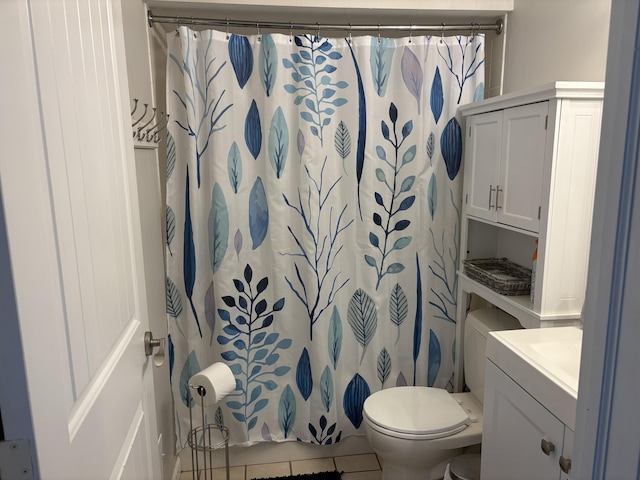 113 Millpoint Dr Unit 113, Spring Lake, MI 49456 - bathroom featuring vanity and a shower with shower curtain