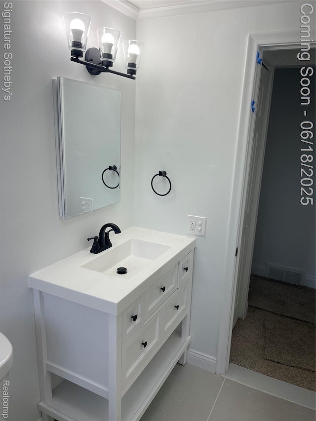 3834 Tara Dr, Highland, MI 48356 - bathroom featuring vanity, ornamental molding, and a chandelier