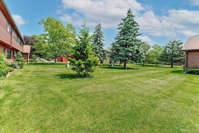 42134 Toddmark Ln, Clinton Township, MI 48038 - view of grassy yard