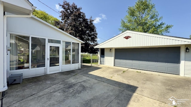 1107 Mccormick St, Monroe, MI 48162 - view of detached garage