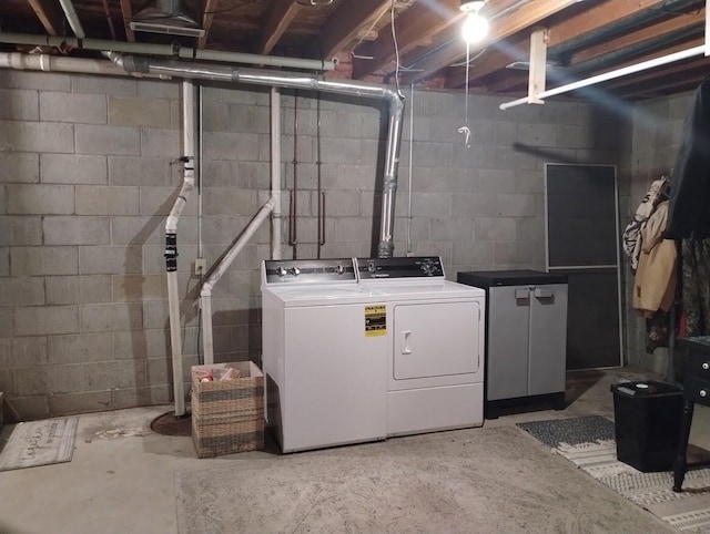 5664 Hall Rd, Muskegon, MI 49442 - washroom with washer and dryer