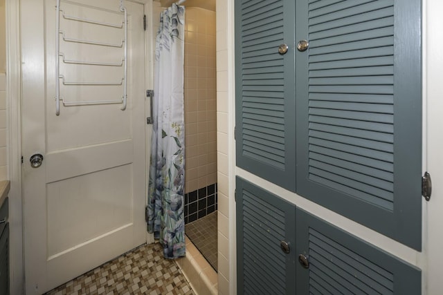 1217 Westmoorland St, Ypsilanti, MI 48197 - full bathroom featuring tiled shower