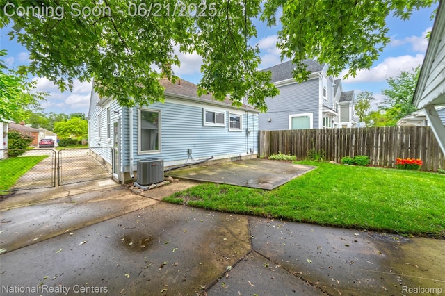 3572 Tyler Ave, Berkley, MI 48072 - rear view of property featuring a gate and a patio area