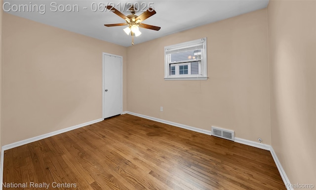 3572 Tyler Ave, Berkley, MI 48072 - spare room with wood finished floors and a ceiling fan