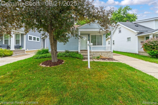 3572 Tyler Ave, Berkley, MI 48072 - view of front of house featuring a porch and a front lawn