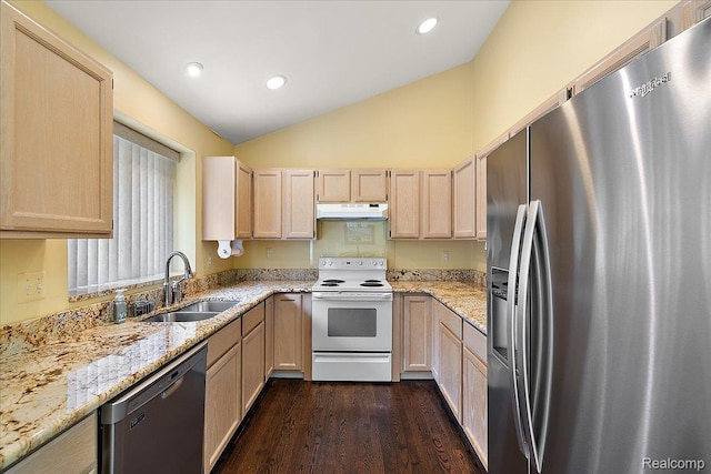 55728 Lorraine Dr Unit 20, Utica, MI 48316 - kitchen featuring stainless steel appliances, under cabinet range hood, light brown cabinets, lofted ceiling, and recessed lighting