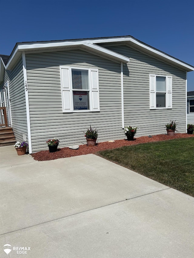 149 W Chestnut Cir, Davison, MI 48423 - photo 2