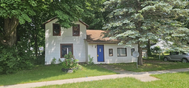 515 Osterhout St, Schoolcraft, MI 49087 - view of front facade featuring a front yard
