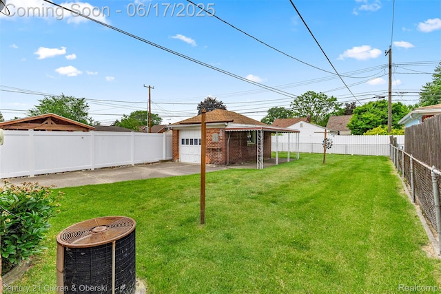 7652 Osage Ave, Allen Park, MI 48101 - fenced backyard featuring an outdoor structure and a detached garage