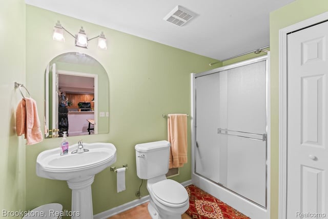6439 Cohoctah Rd, Fenton, MI 48430 - bathroom featuring a shower stall