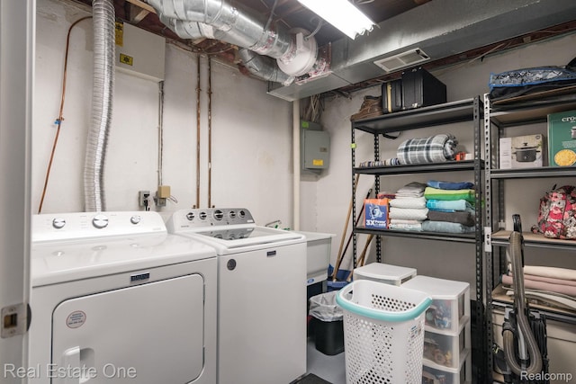 438 Oakgrove Ct, Clawson, MI 48017 - laundry area with independent washer and dryer