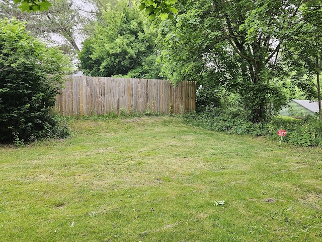 1406 Bixby Rd, Kalamazoo, MI 49048 - view of yard