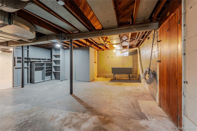 15648 Stricker Ave, Sterling Heights, MI 48021 - unfinished below grade area featuring a sink
