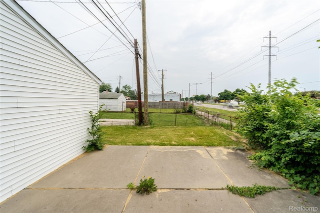 15648 Stricker Ave, Sterling Heights, MI 48021 - view of yard with a patio area