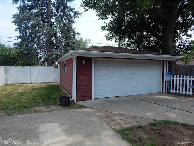 15274 Regina Ave, Allen Park, MI 48101 - view of detached garage