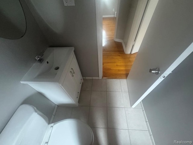 248 W Longfellow Ave, Pontiac, MI 48340 - half bathroom with tile patterned flooring and vanity