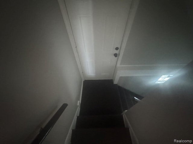 248 W Longfellow Ave, Pontiac, MI 48340 - view of stairs