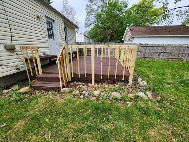 248 W Longfellow Ave, Pontiac, MI 48340 - view of wooden deck