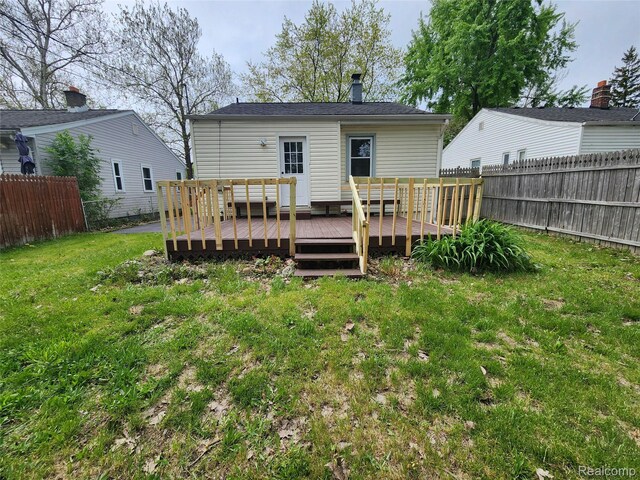 248 W Longfellow Ave, Pontiac, MI 48340 - back of property with a deck