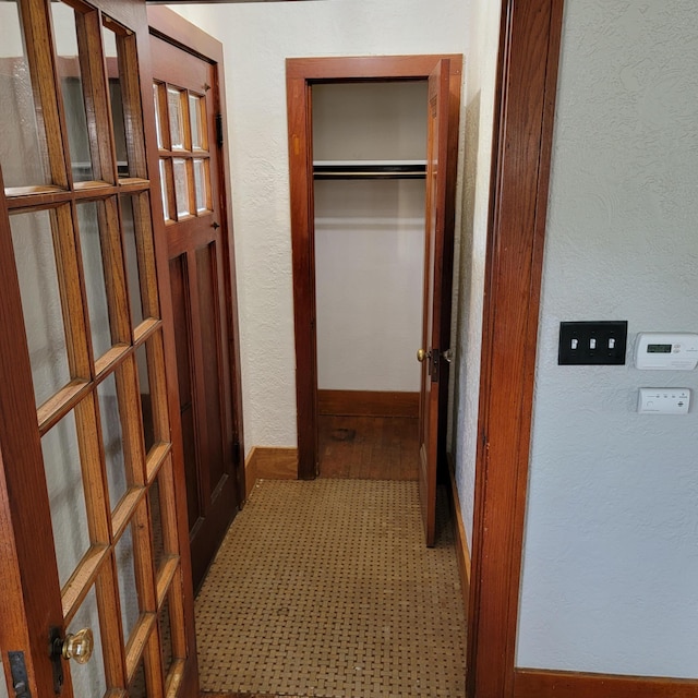 2356 SE Paris, Grand Rapids, MI 49507 - corridor with a textured wall