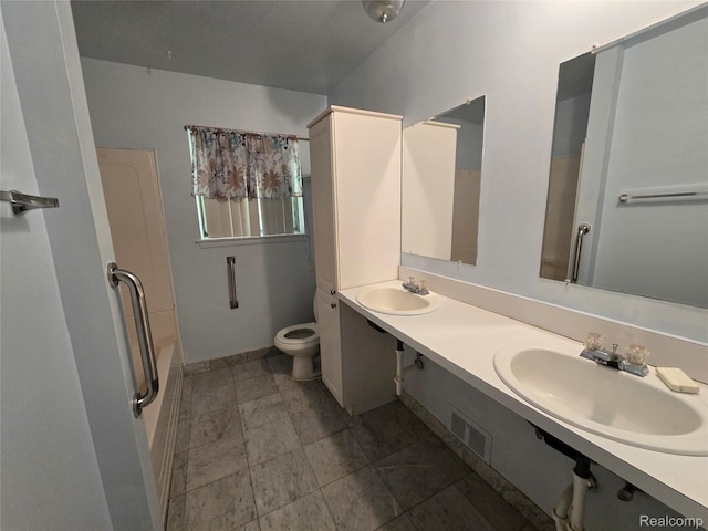 21450 Evergreen Rd, Southfield, MI 48075 - full bath featuring double vanity and shower / bath combination