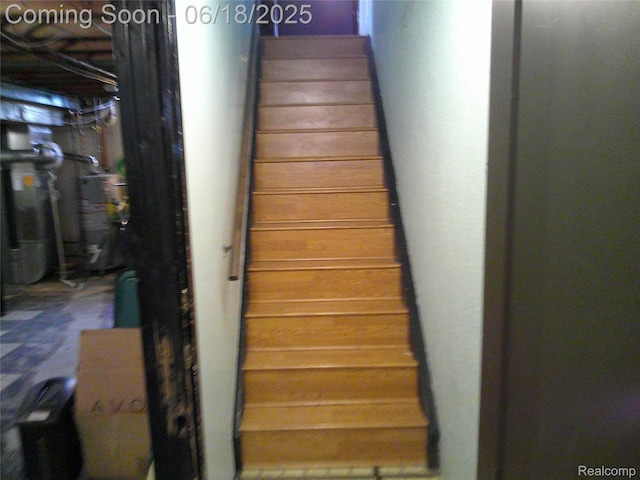 20329 Churchill Ave, Trenton, MI 48183 - stairway featuring water heater