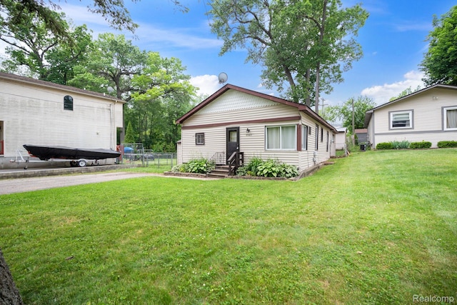 2263 Overridge Ave, Waterford, MI 48327 - view of front facade