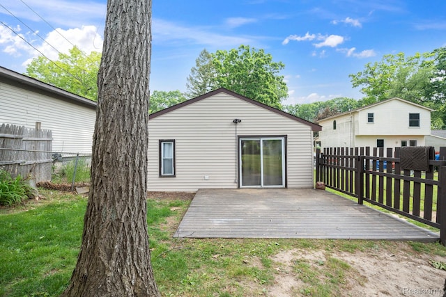 2263 Overridge Ave, Waterford, MI 48327 - back of property featuring a deck
