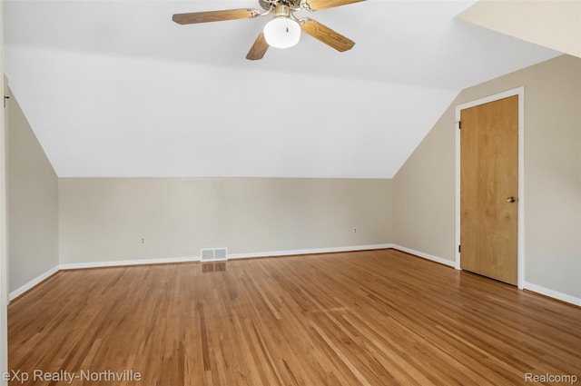517 S Scott St, Adrian, MI 49221 - bonus room featuring lofted ceiling, light wood-type flooring, and ceiling fan