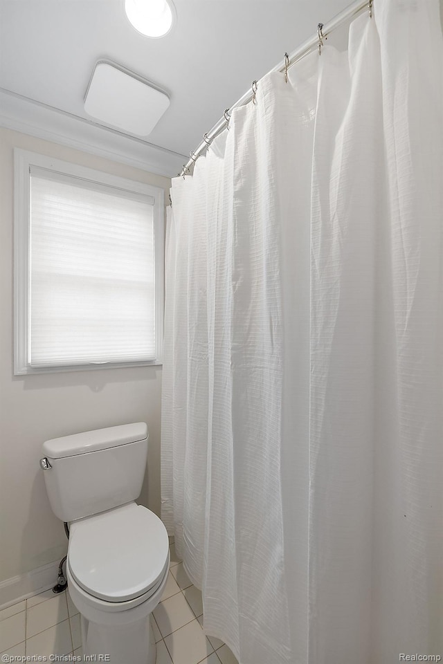 1174 Lakeside Dr, Birmingham, MI 48009 - full bathroom featuring tile patterned flooring and toilet