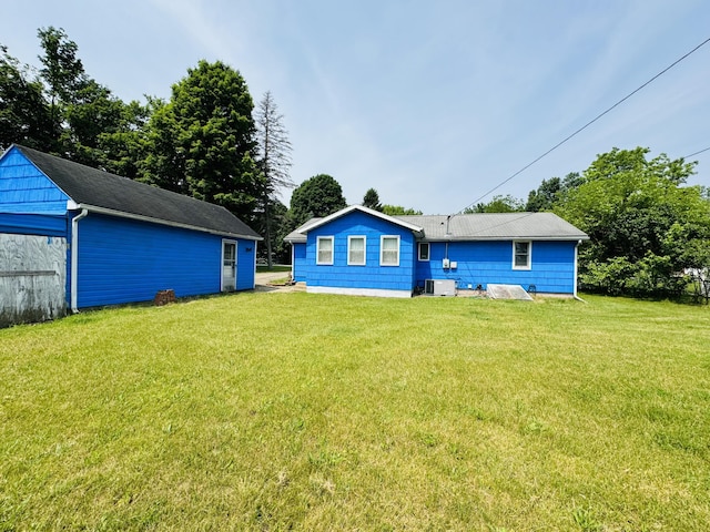 1225 Huntly Rd, Niles, MI 49120 - back of property featuring a yard