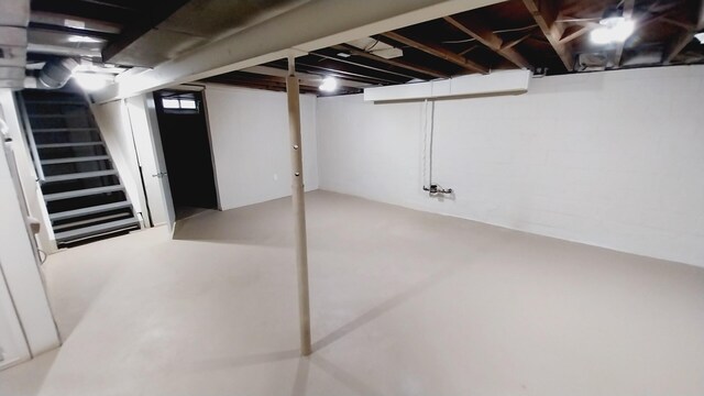 1418 Stamford Ave, Kalamazoo, MI 49048 - finished below grade area with stairway