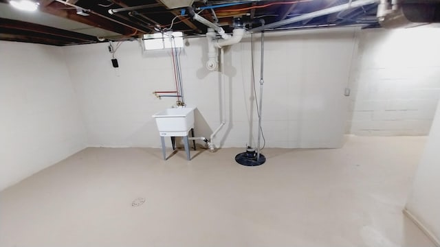 1418 Stamford Ave, Kalamazoo, MI 49048 - unfinished below grade area with a sink