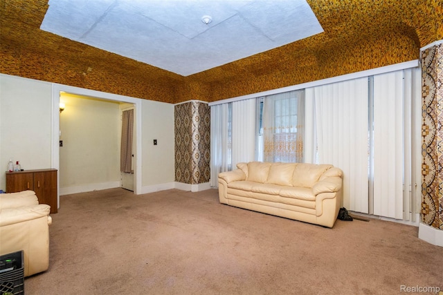 318 Chandler St, Detroit, MI 48202 - carpeted living room with baseboards