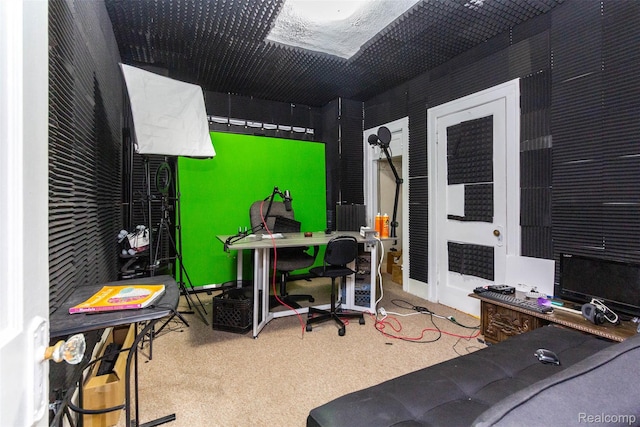 318 Chandler St, Detroit, MI 48202 - view of carpeted office space