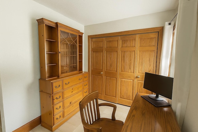 108 S Berrien St, New Buffalo, MI 49117 - home office with baseboards