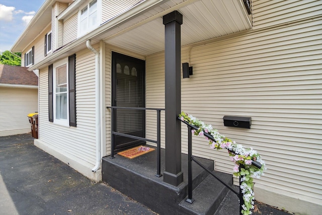 217 S Marshall Ave, Marshall, MI 49068 - doorway to property