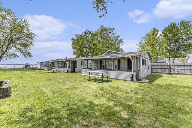 10913 E Houghton Lake Dr, Houghton Lake, MI 48629