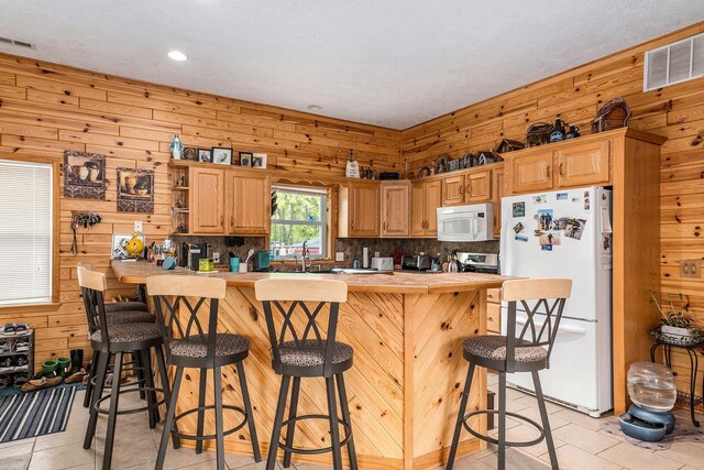10913 E Houghton Lake Dr, Houghton Lake, MI 48629