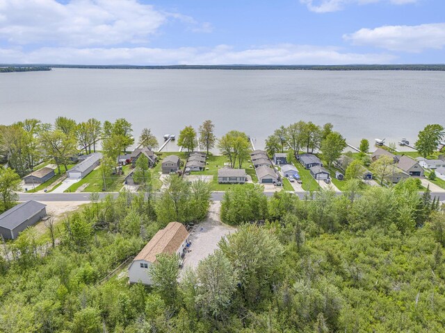 10913 E Houghton Lake Dr, Houghton Lake, MI 48629