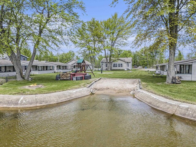 10913 E Houghton Lake Dr, Houghton Lake, MI 48629