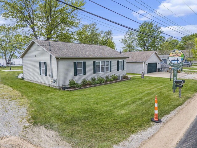 10913 E Houghton Lake Dr, Houghton Lake, MI 48629