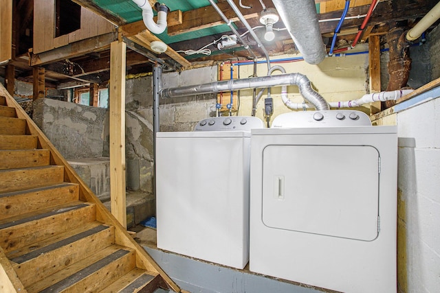 8464 E Michigan Ave, Galesburg, MI 49053 - laundry room with separate washer and dryer